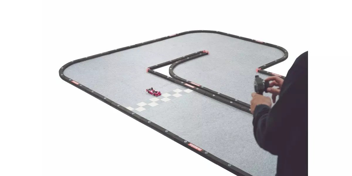 Kyosho Mini-Z Racing Tiles Track 50 Basic Set (40pcs - 50x50) - Björne